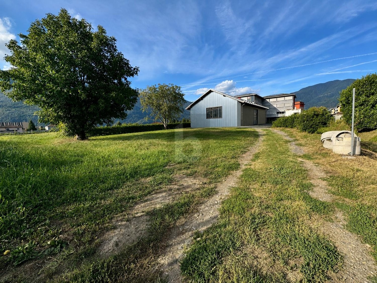 818m² building land, photo 1 of 3