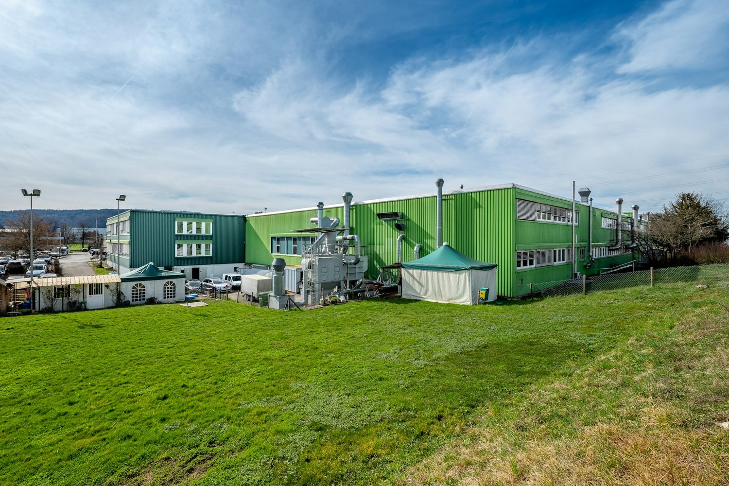 2000m² commercial, photo 1 of 10
