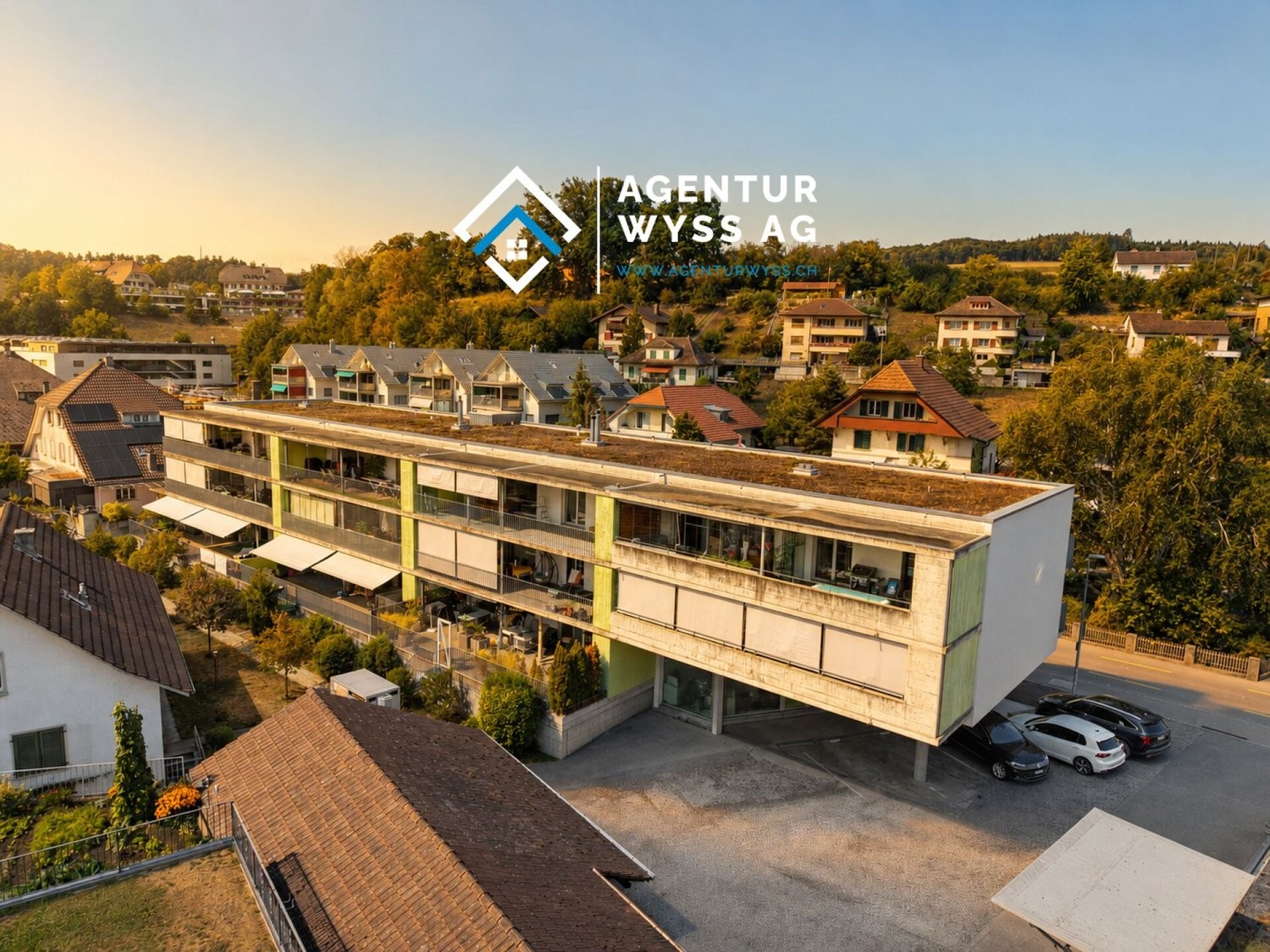 Living / commercial building, photo 9 of 10