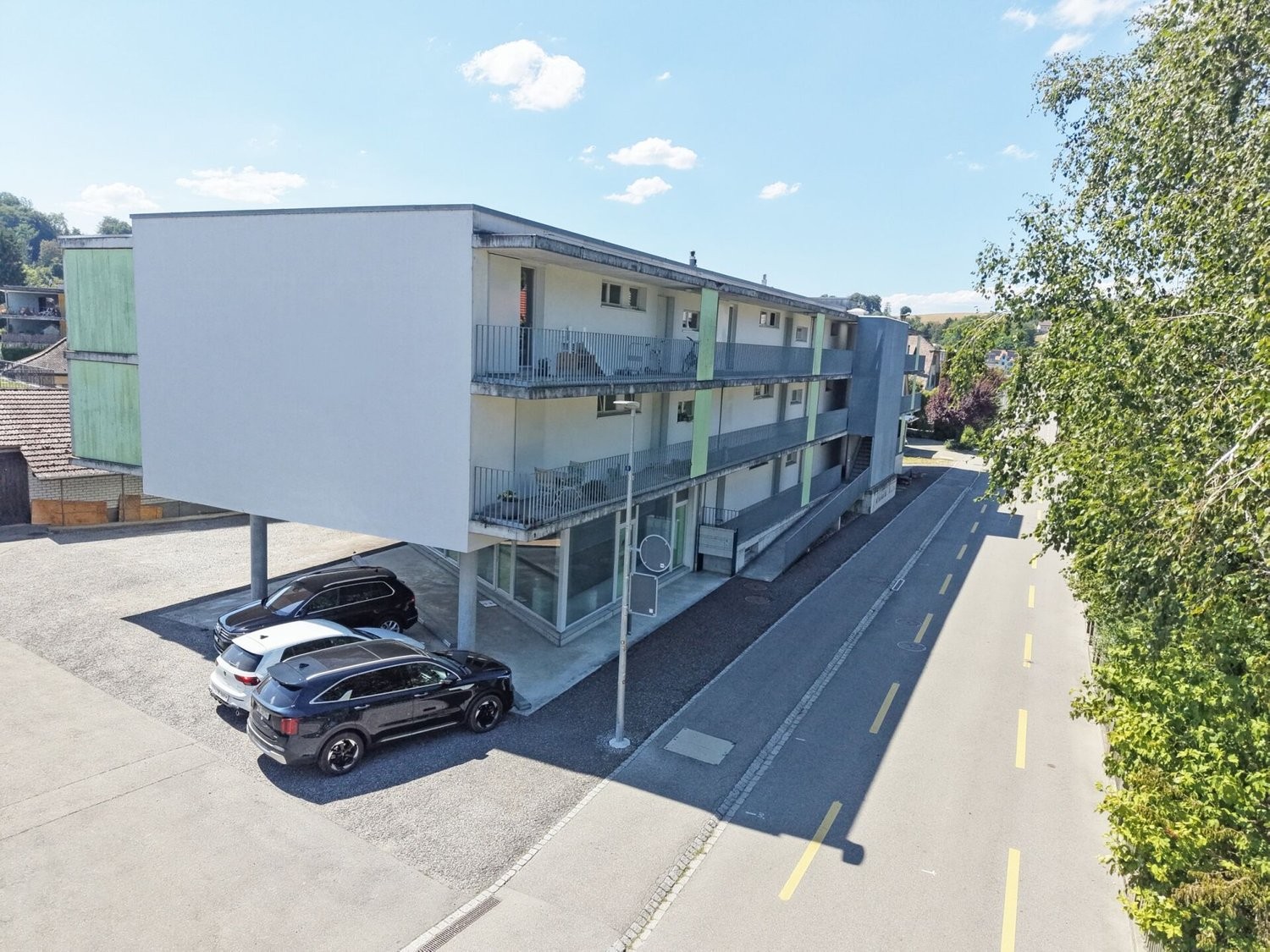 Living / commercial building, photo 1 of 10