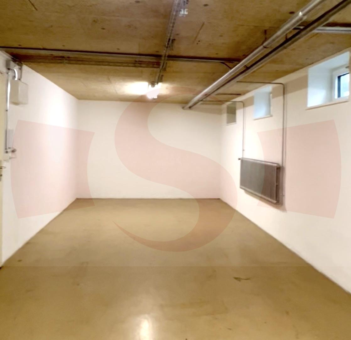 45m² storage room