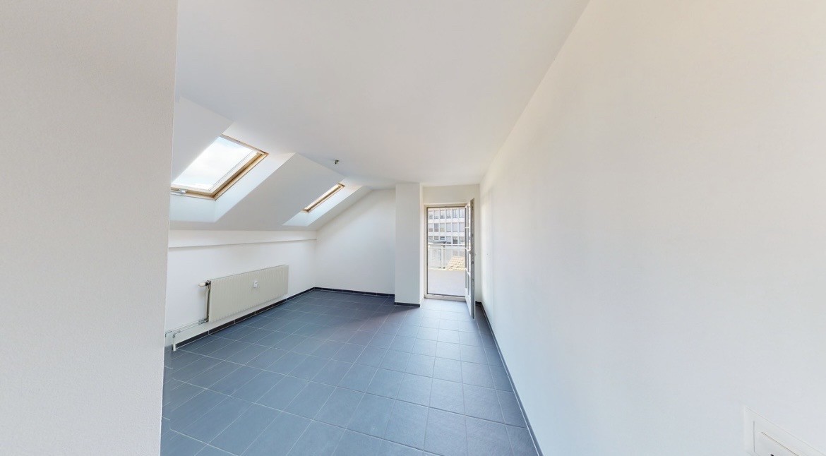 6 rooms apartment, photo 1 of 10