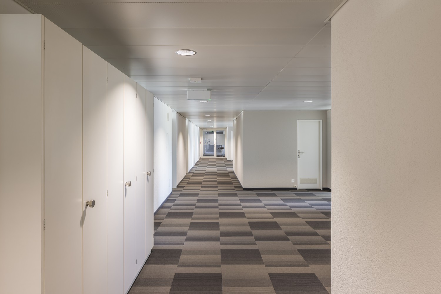 Office, photo 6 of 10