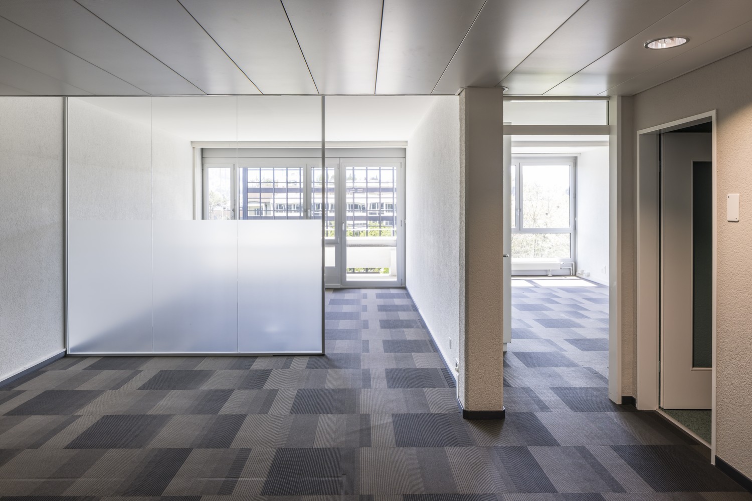 Office, photo 5 of 10
