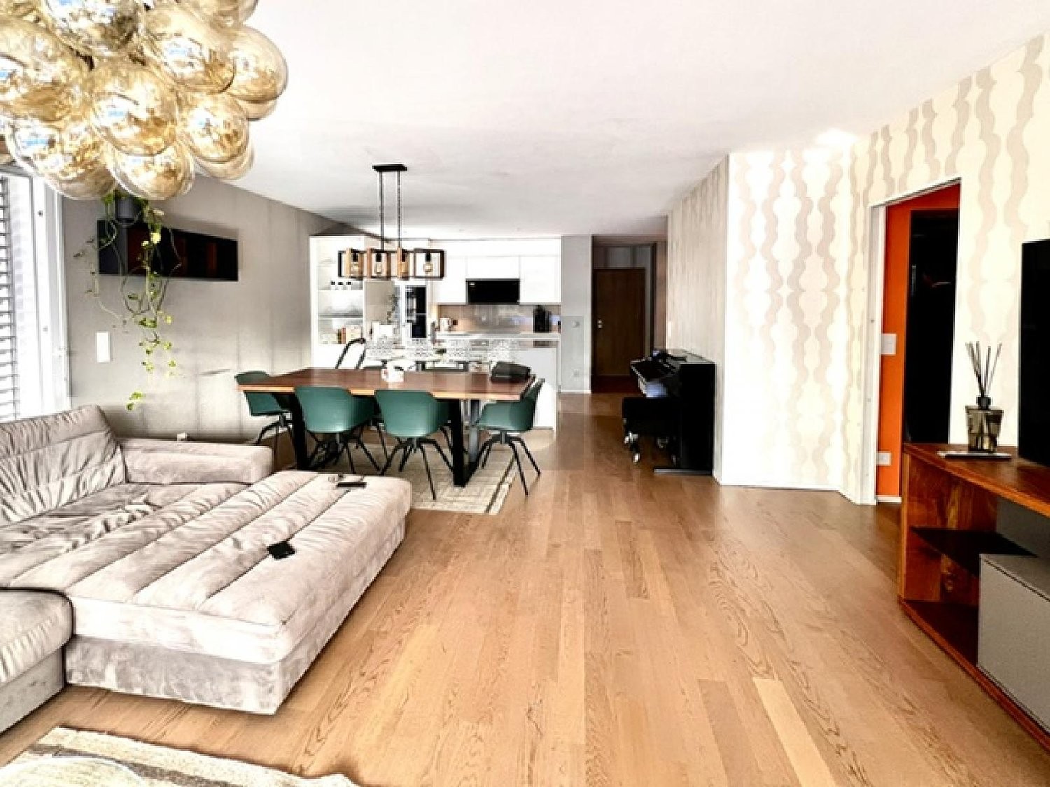 5 rooms furnished flat, photo 1 of 4
