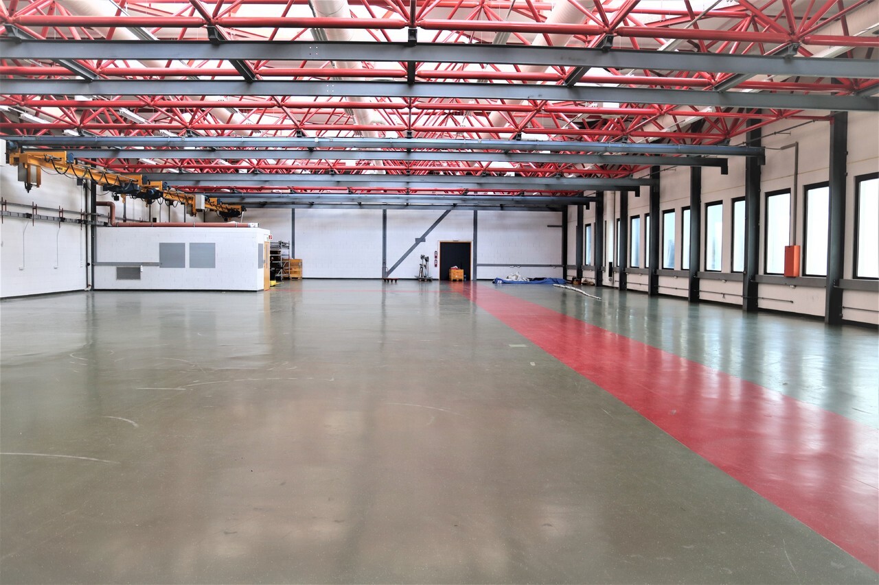 1296m² industrial object