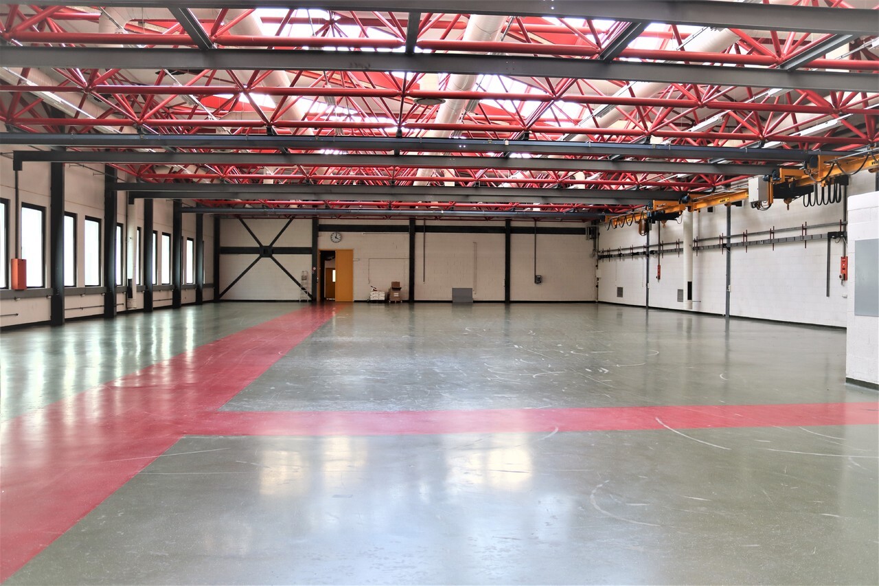 1296m² industrial object