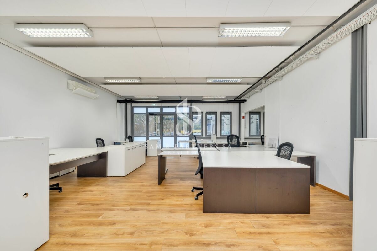 Office, photo 6 of 10