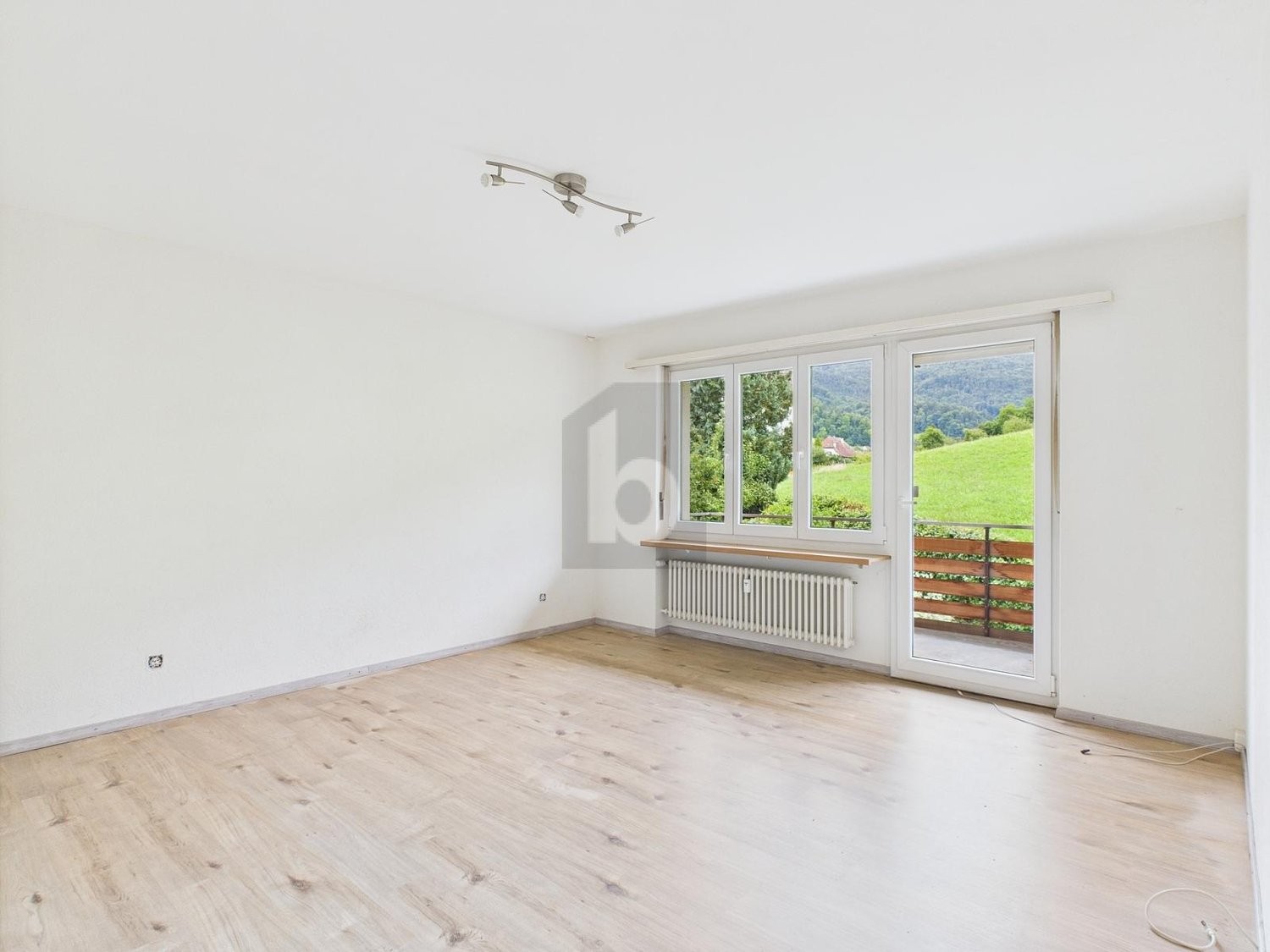 4 rooms apartment, photo 1 of 4