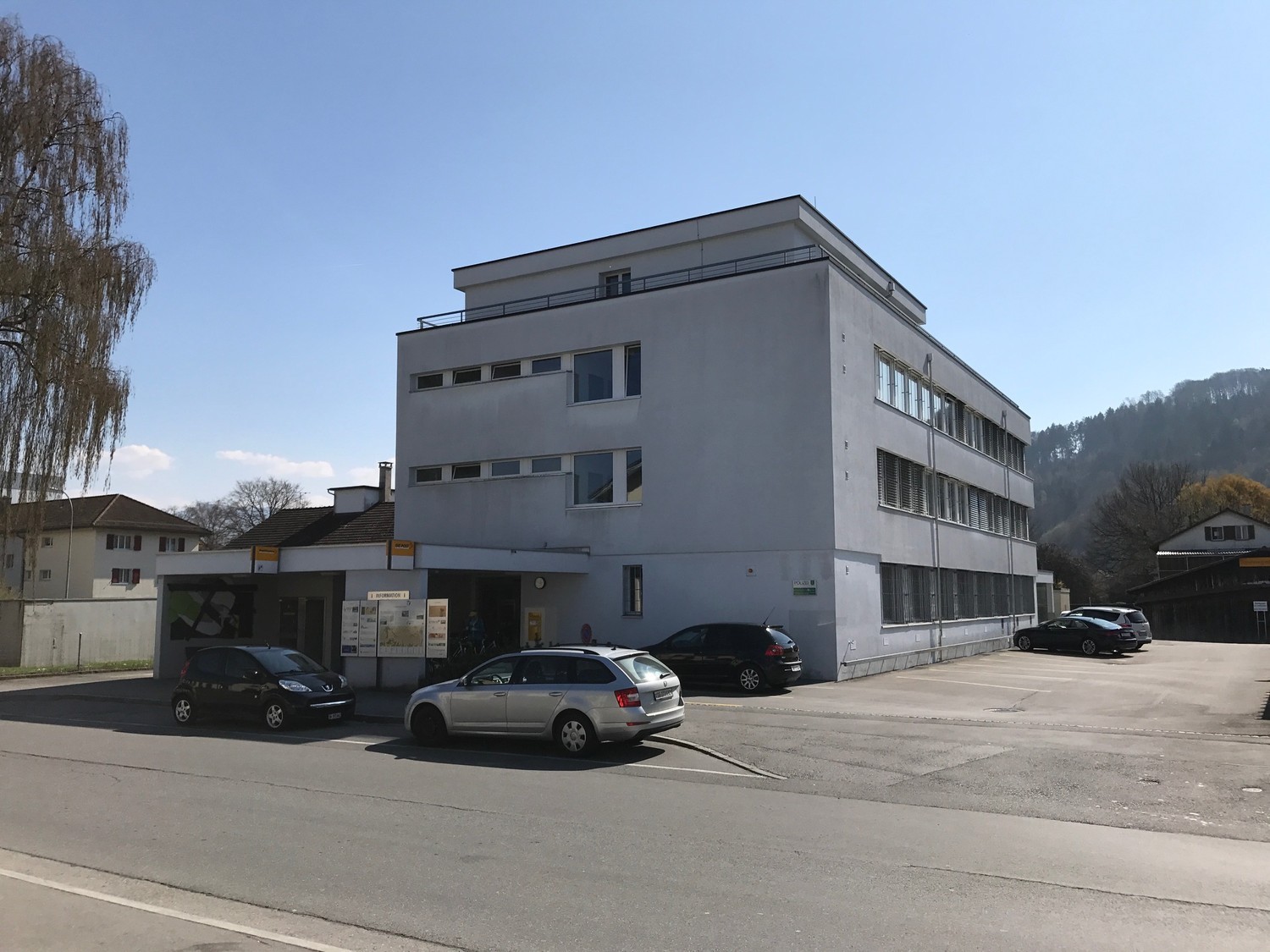 83m² negozio