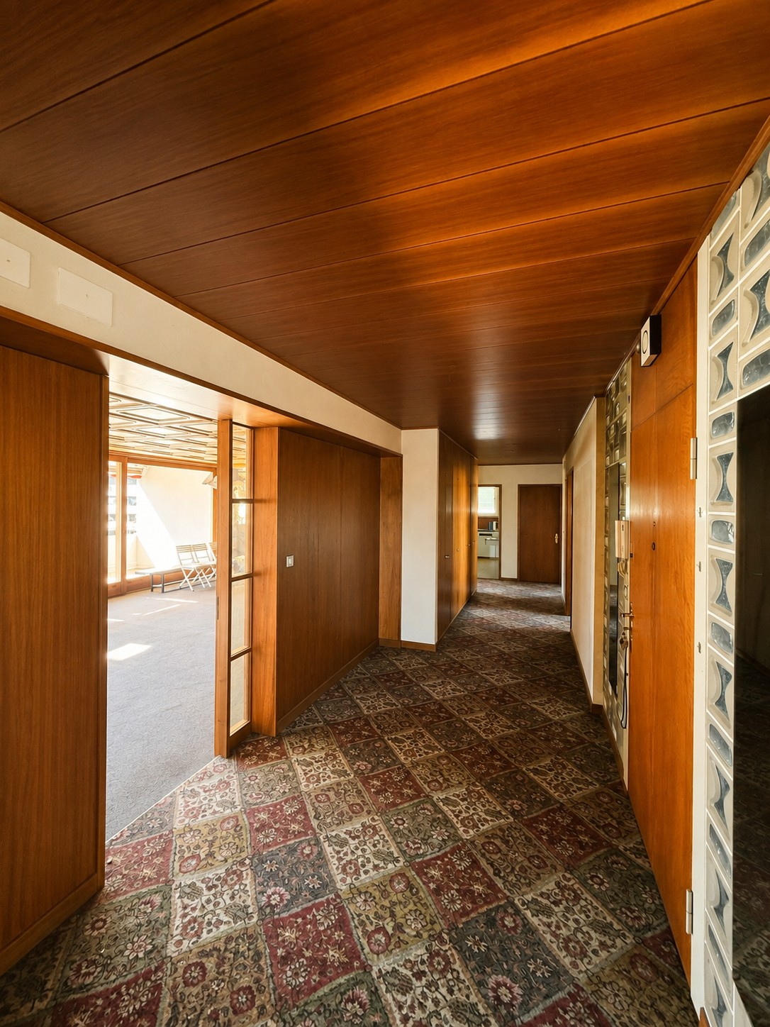 8 rooms apartment, photo 1 of 10