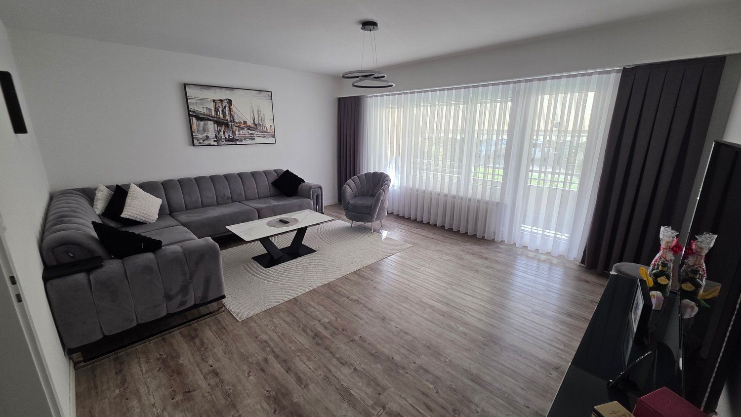 4 rooms apartment, photo 2 of 7
