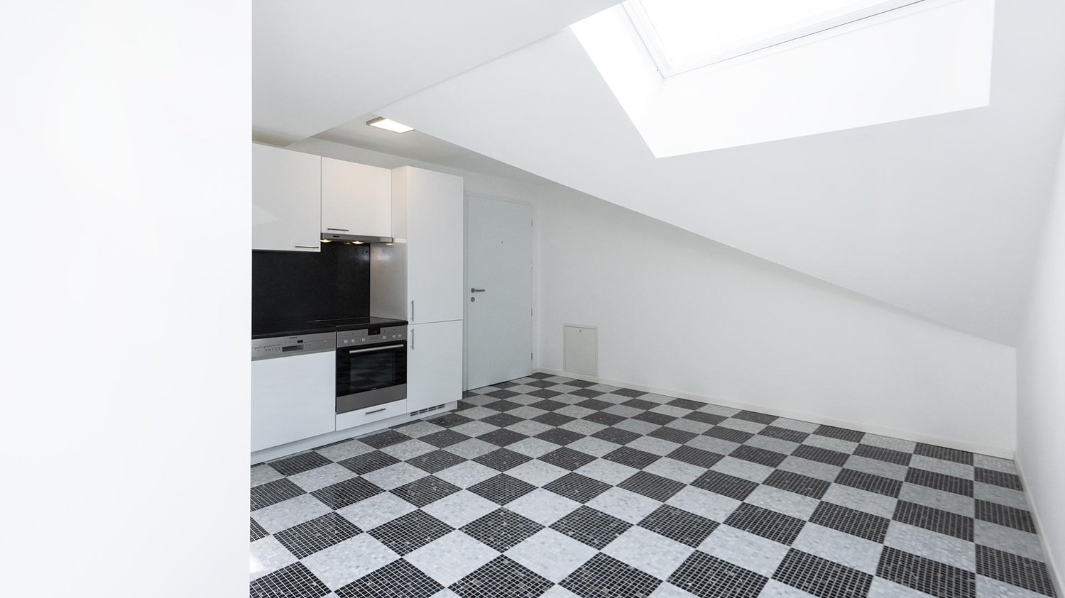 2 rooms apartment, photo 2 of 10