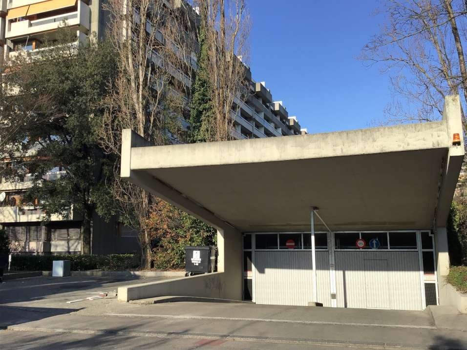 Single garage