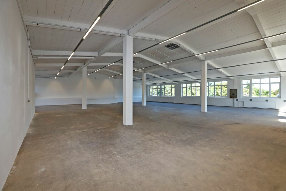 560m² storage room, photo 2 of 10