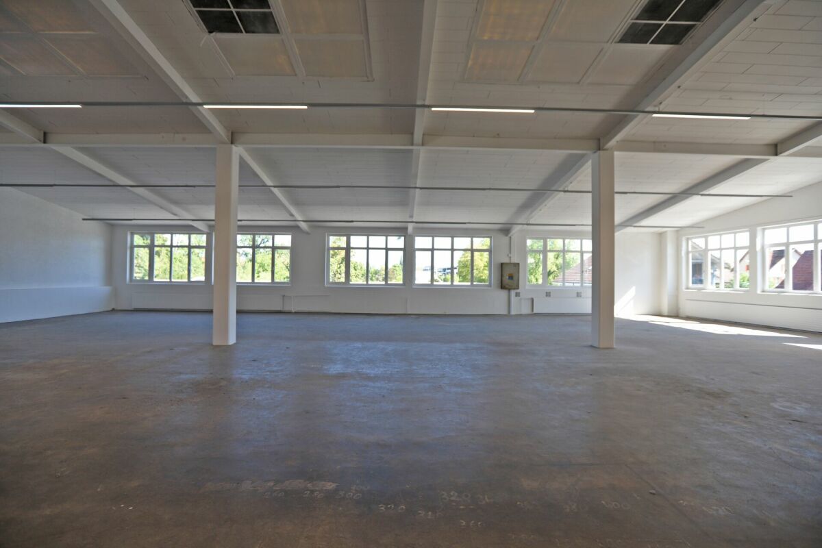 560m² storage room, photo 1 of 10