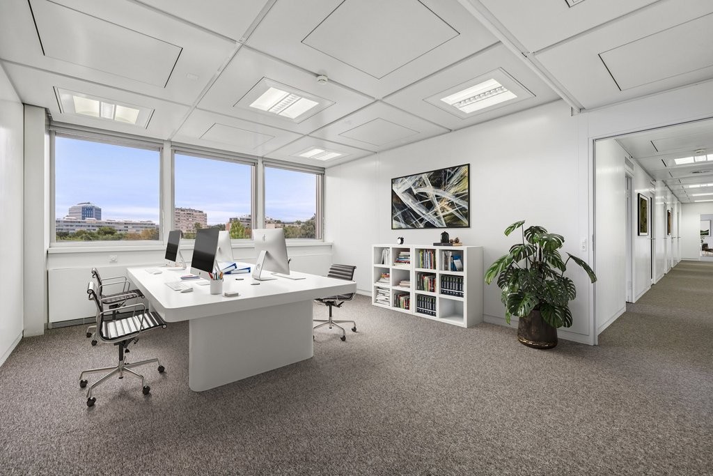 264m² office