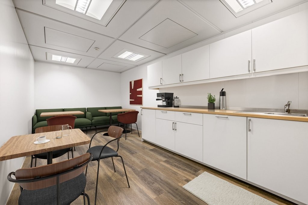 264m² office