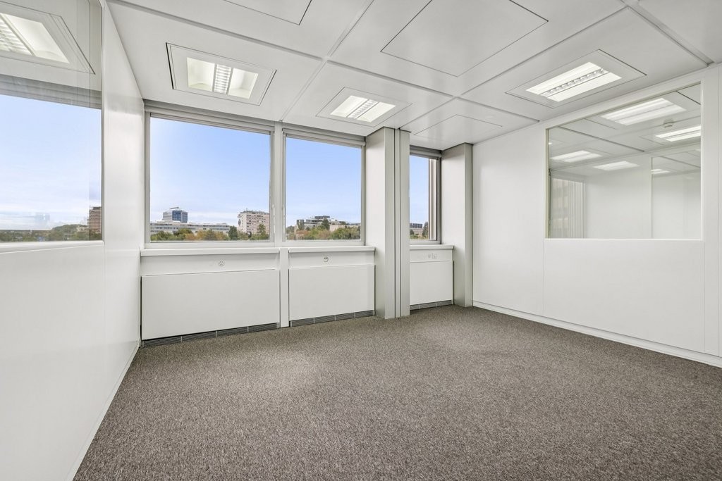 264m² office