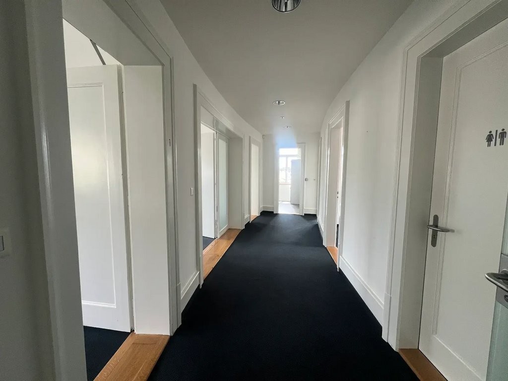 268m² office, photo 4 of 10