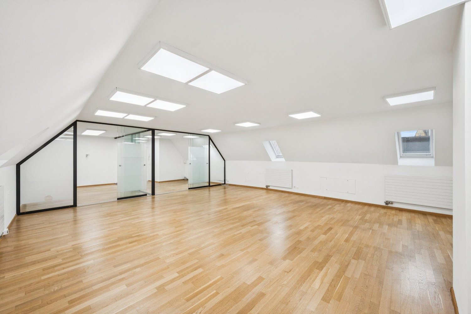 109m² office, photo 5 of 8