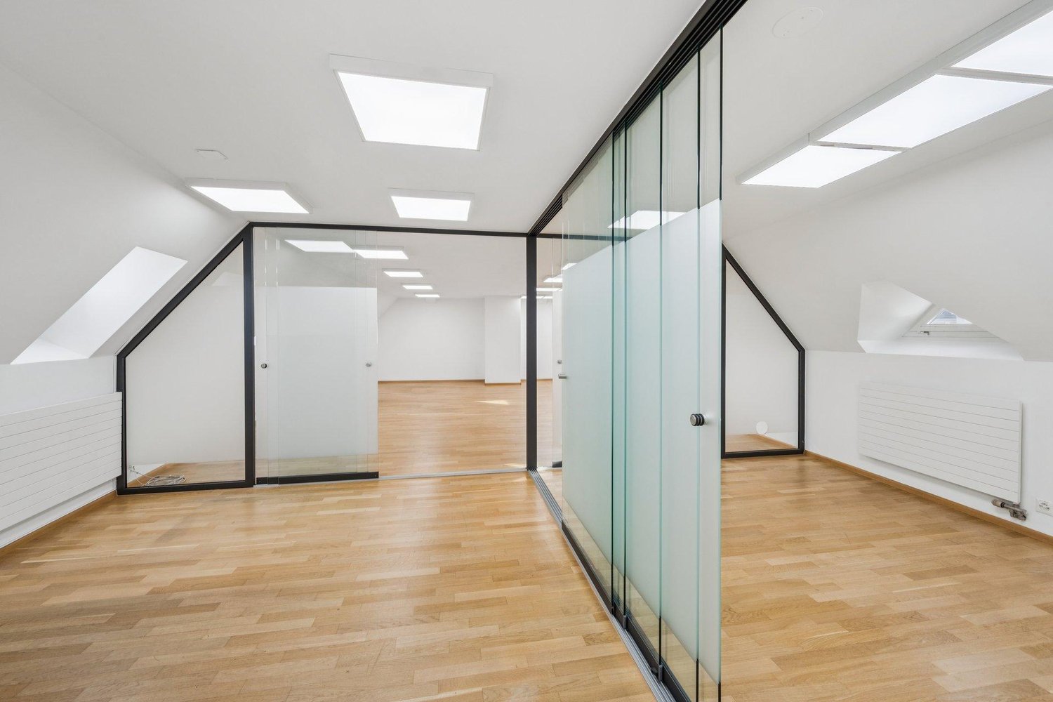 109m² office, photo 4 of 8