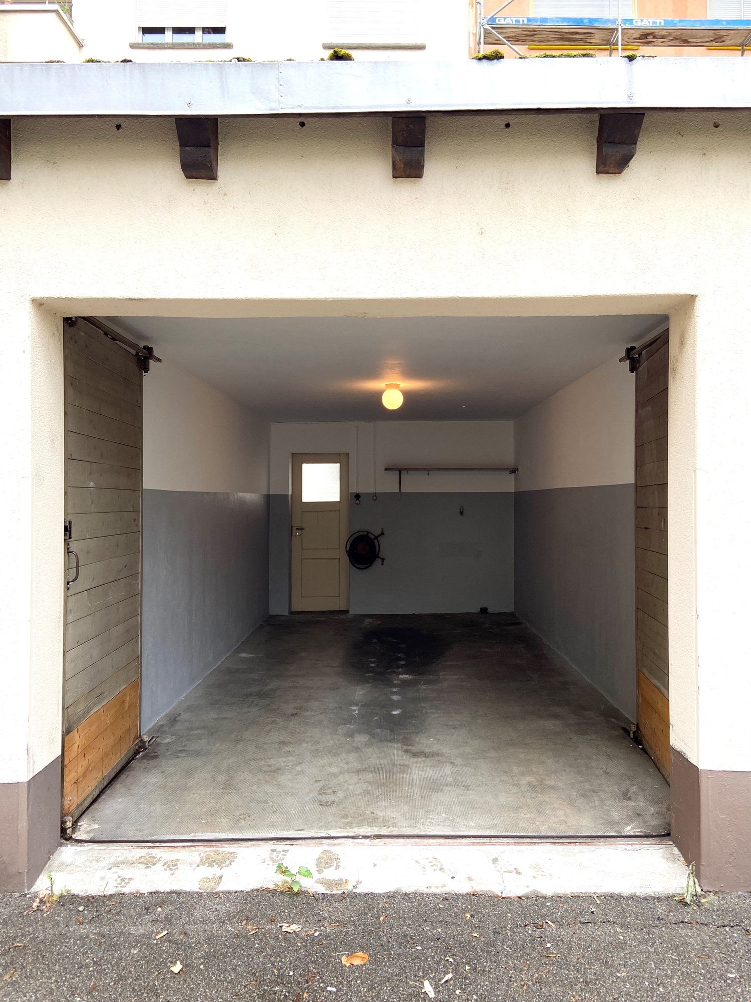 Single garage, photo 2 of 2