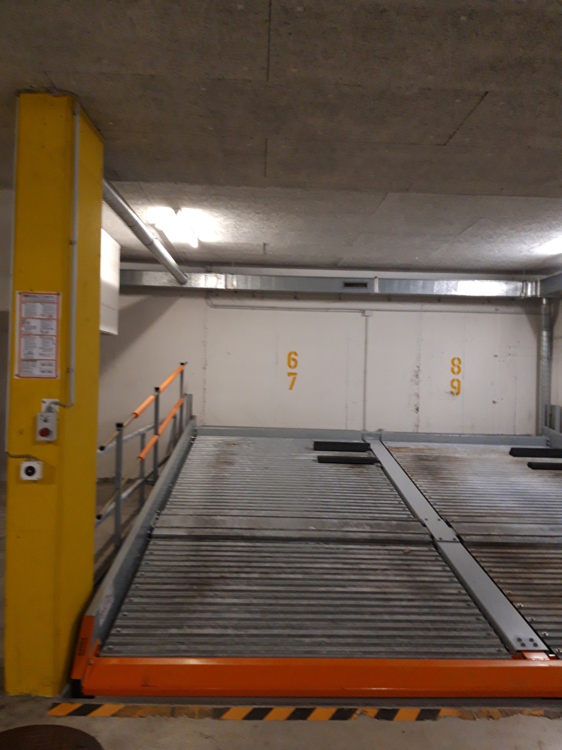 Underground slot, photo 1 of 2