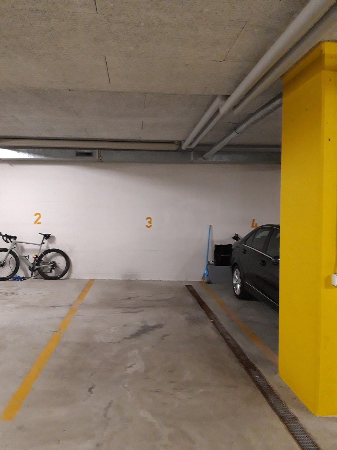 Underground slot, photo 2 of 2