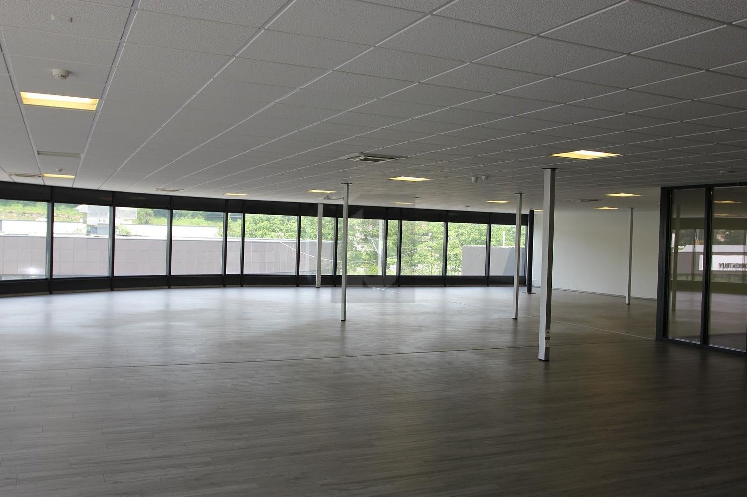 550m² office, photo 1 of 4