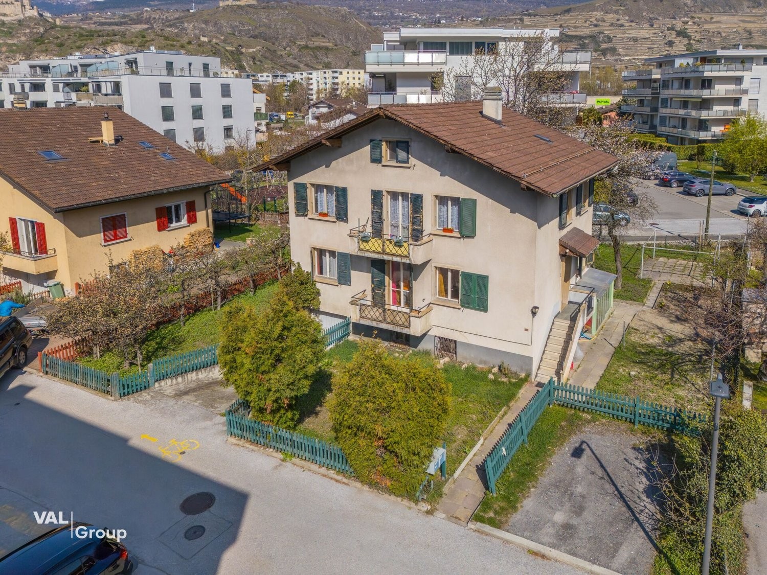 casa multifamiliare di 9 locali