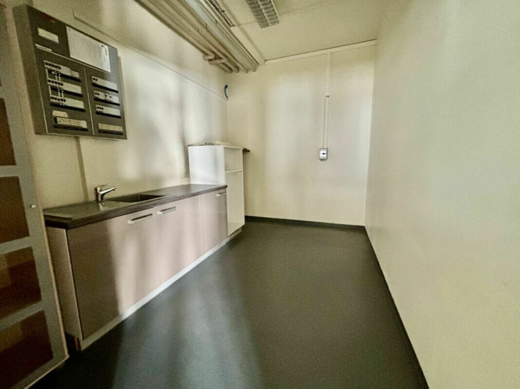 340m² office, photo 4 of 4