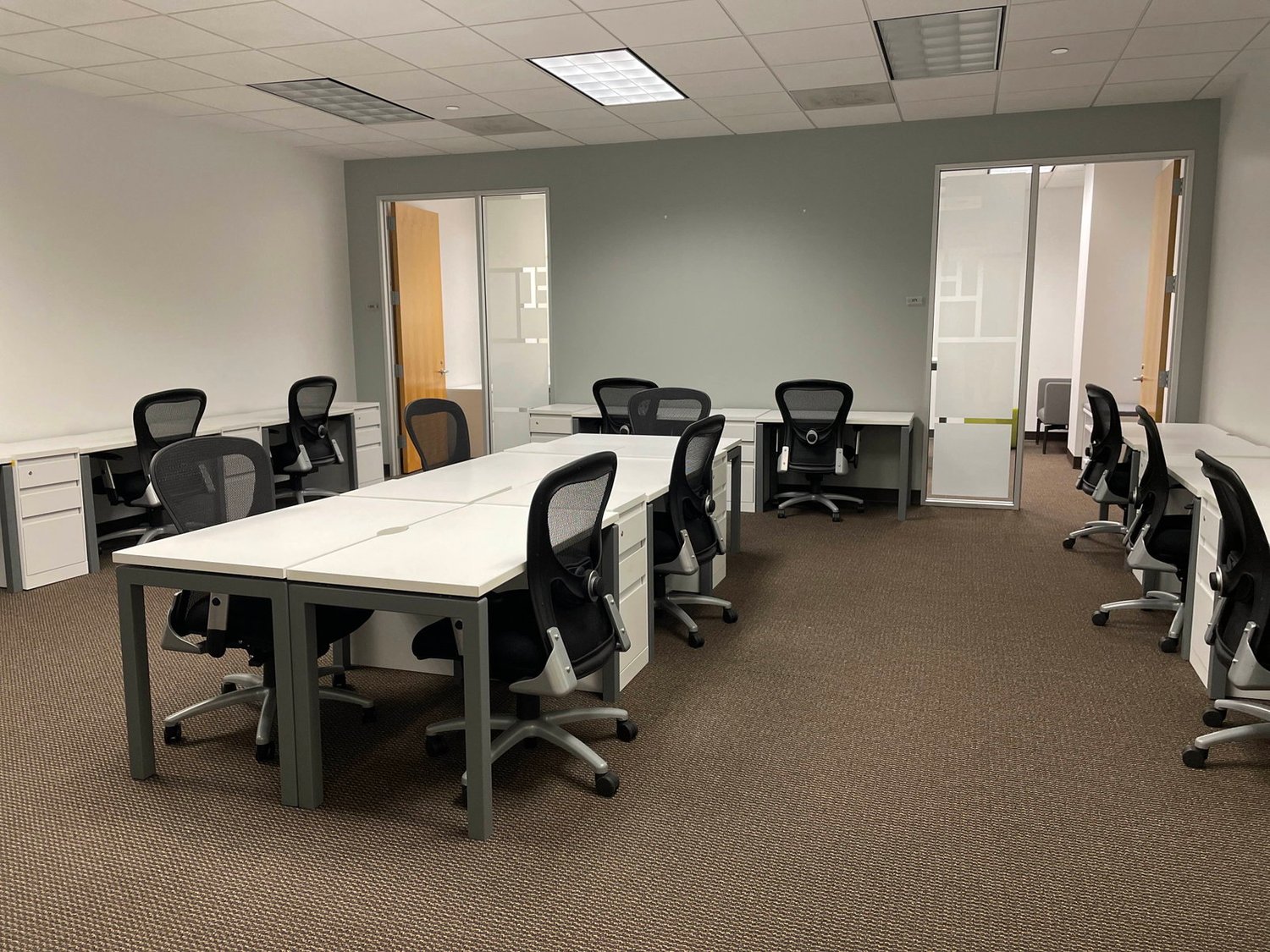 Office, photo 1 of 8