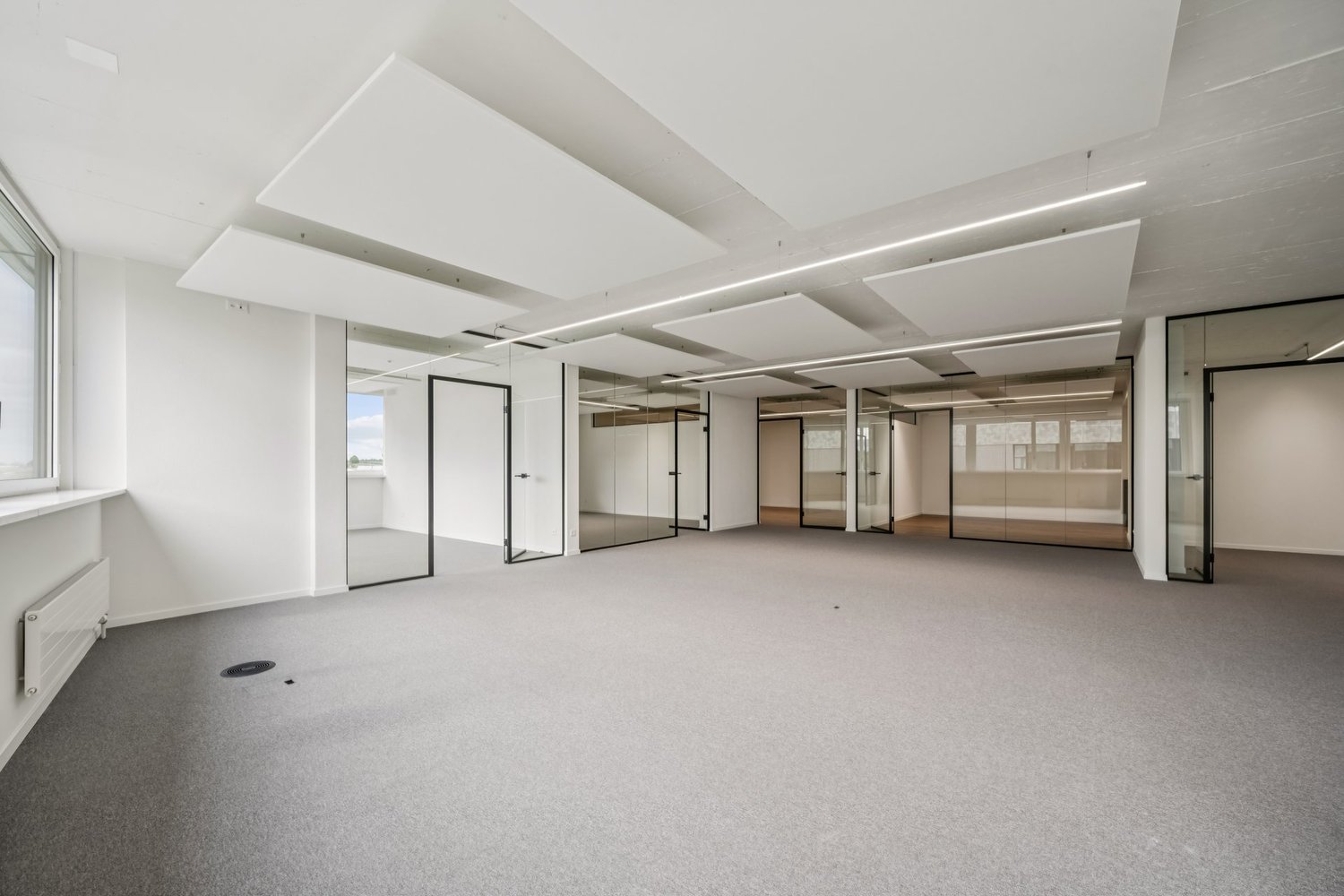 218m² office, photo 2 of 5