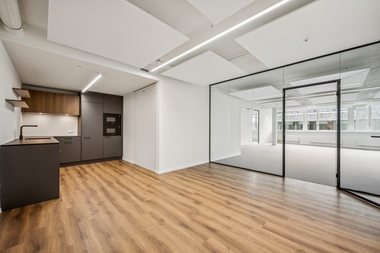218m² office, photo 1 of 5