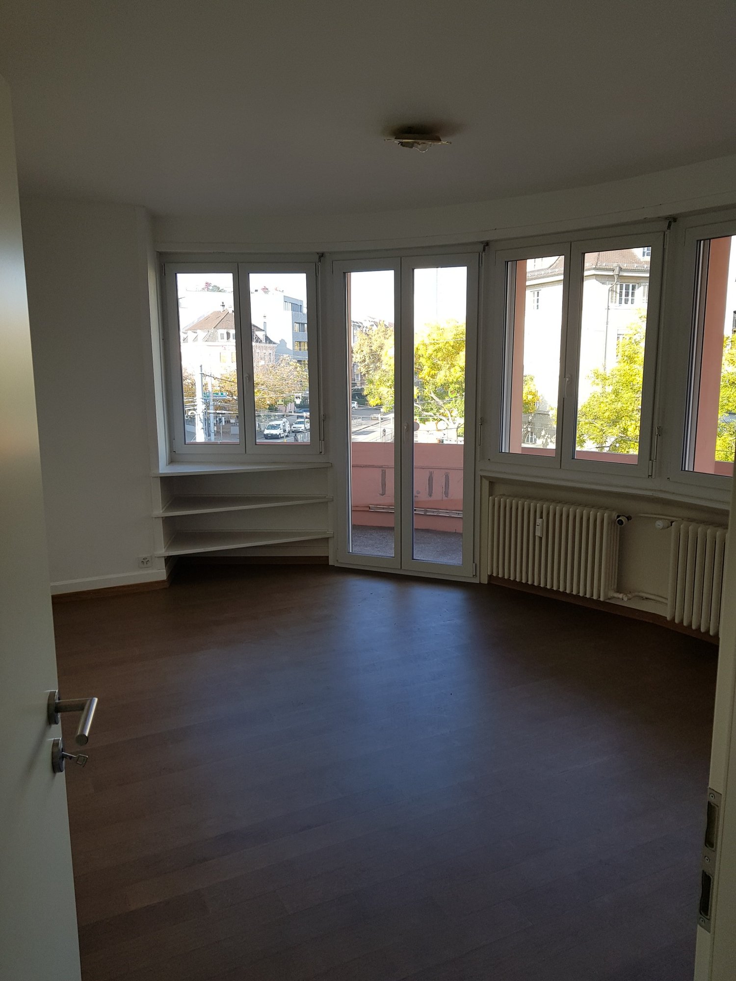 4 rooms apartment, photo 1 of 10