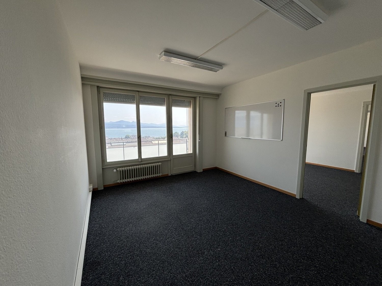 312m² office, photo 1 of 4