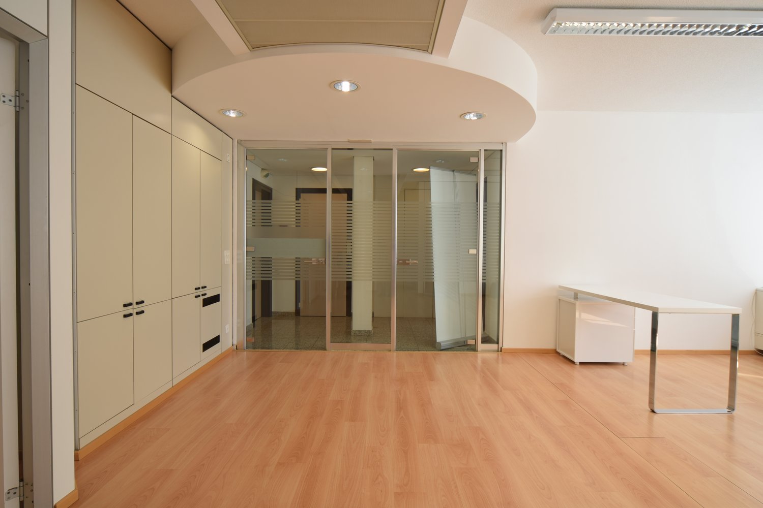 224m² office, photo 1 of 7