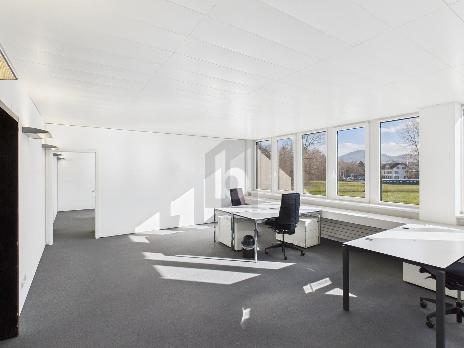 420m² office, photo 2 of 4