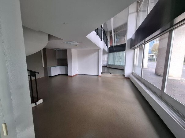 210m² office, photo 3 of 10