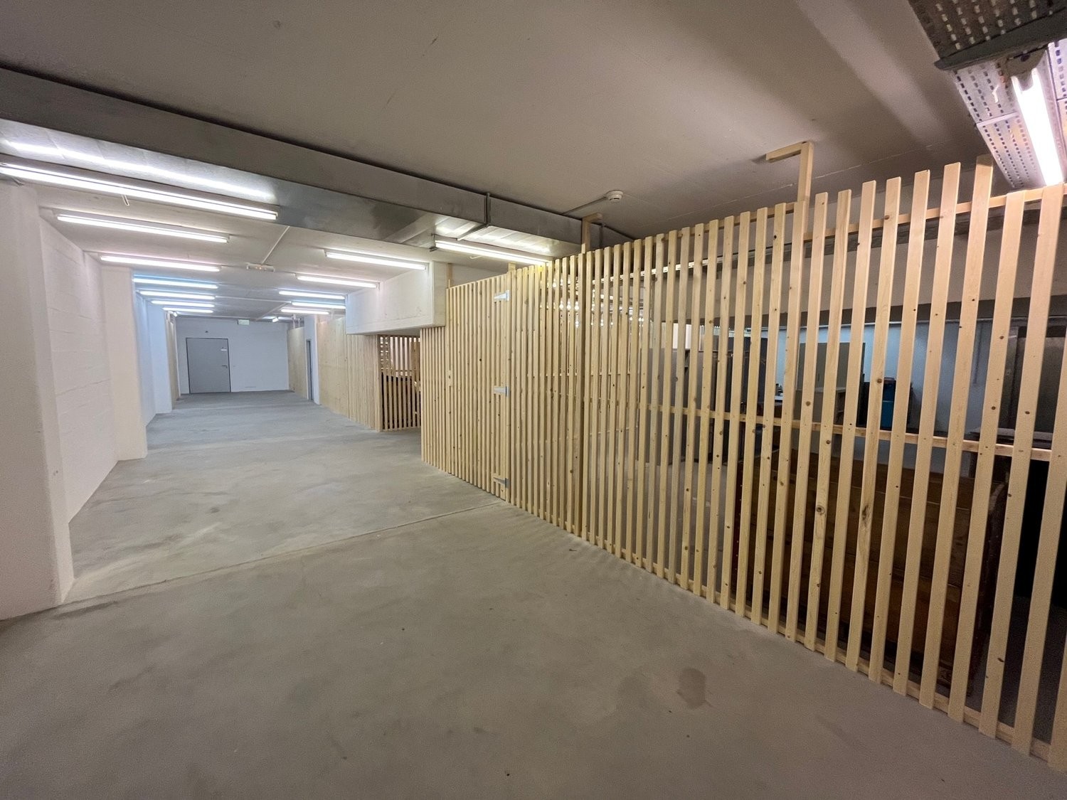 351m² storage room, photo 2 of 4