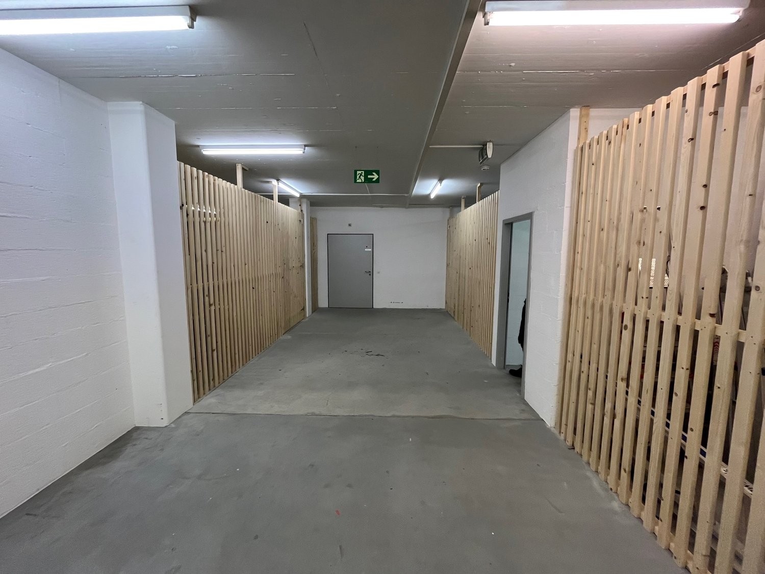 351m² storage room, photo 3 of 4