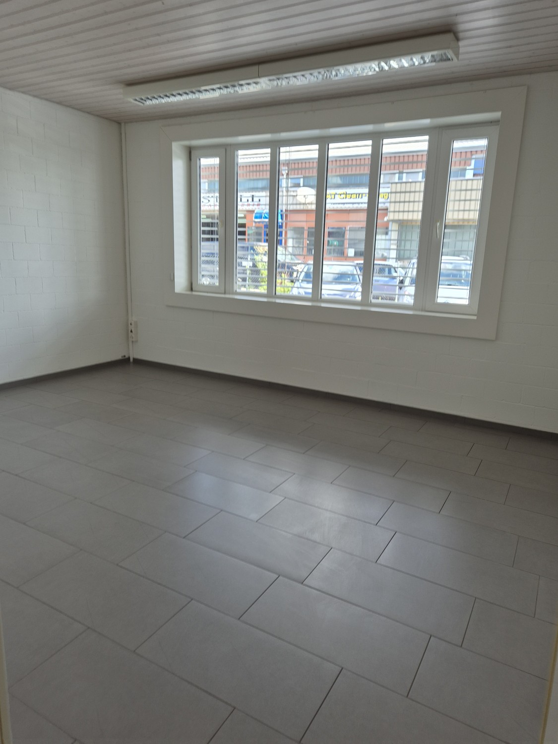 17m² commercial, photo 1 of 2