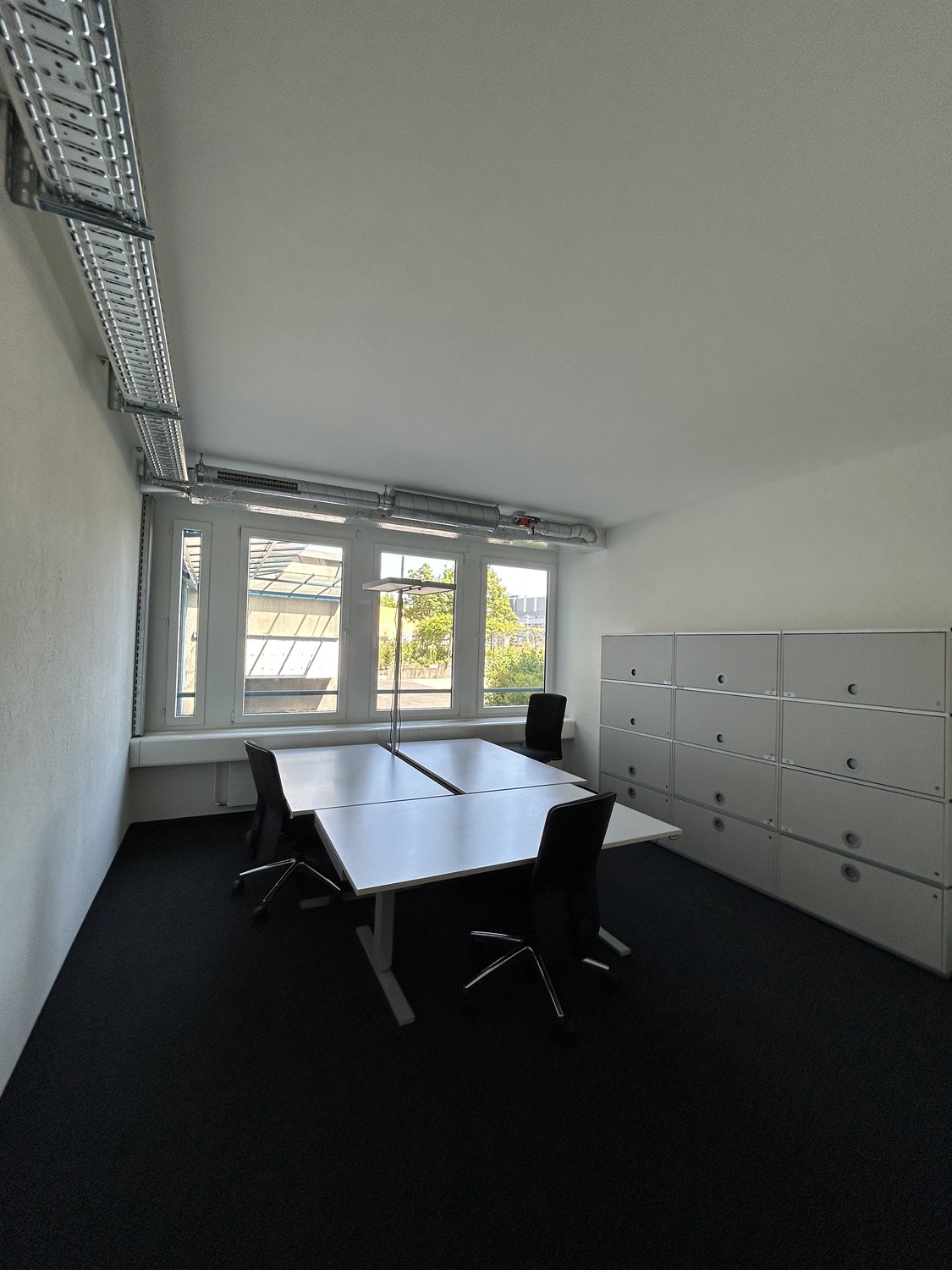 296m² office, photo 4 of 10
