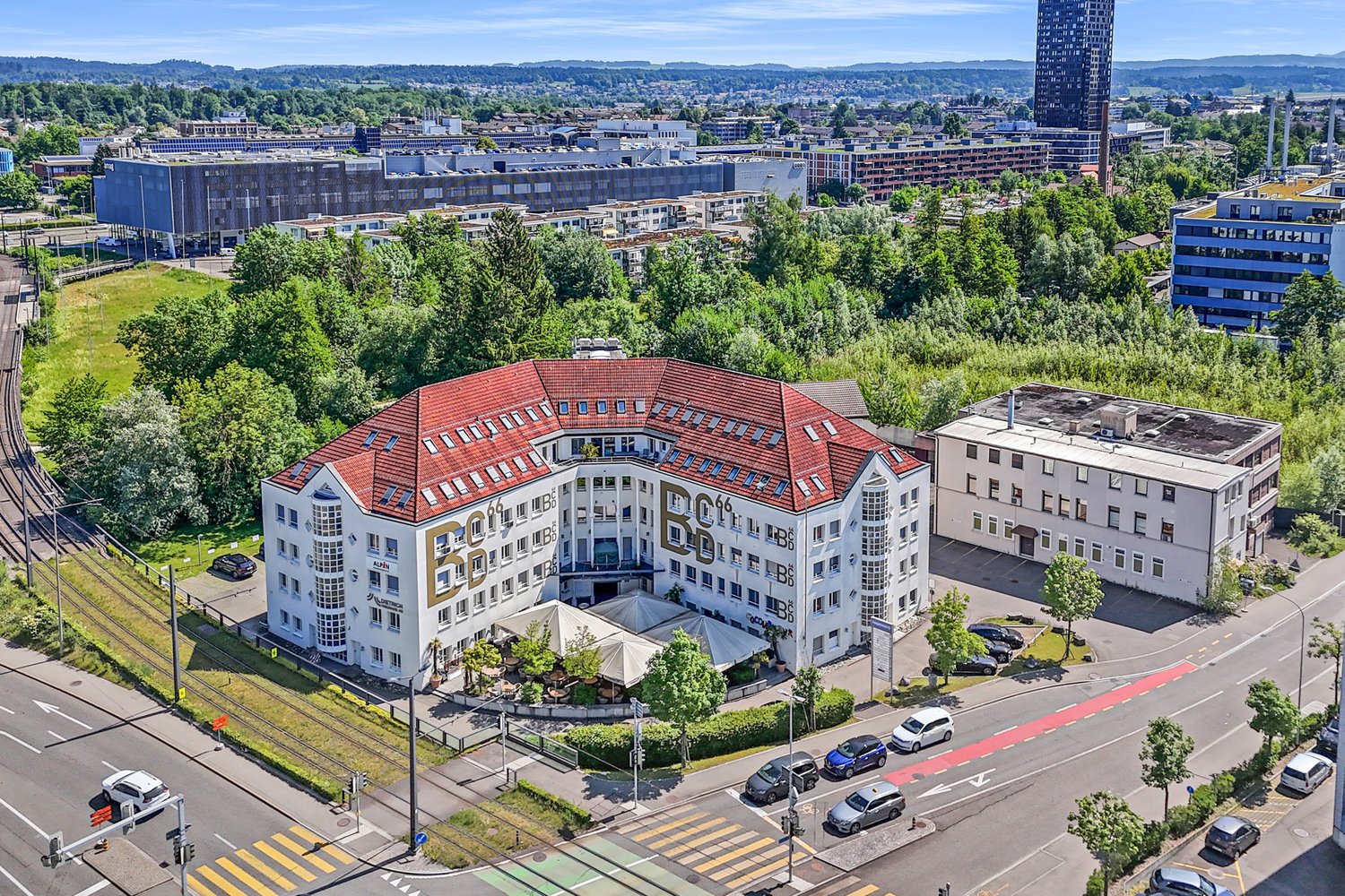 247m² office, photo 3 of 10