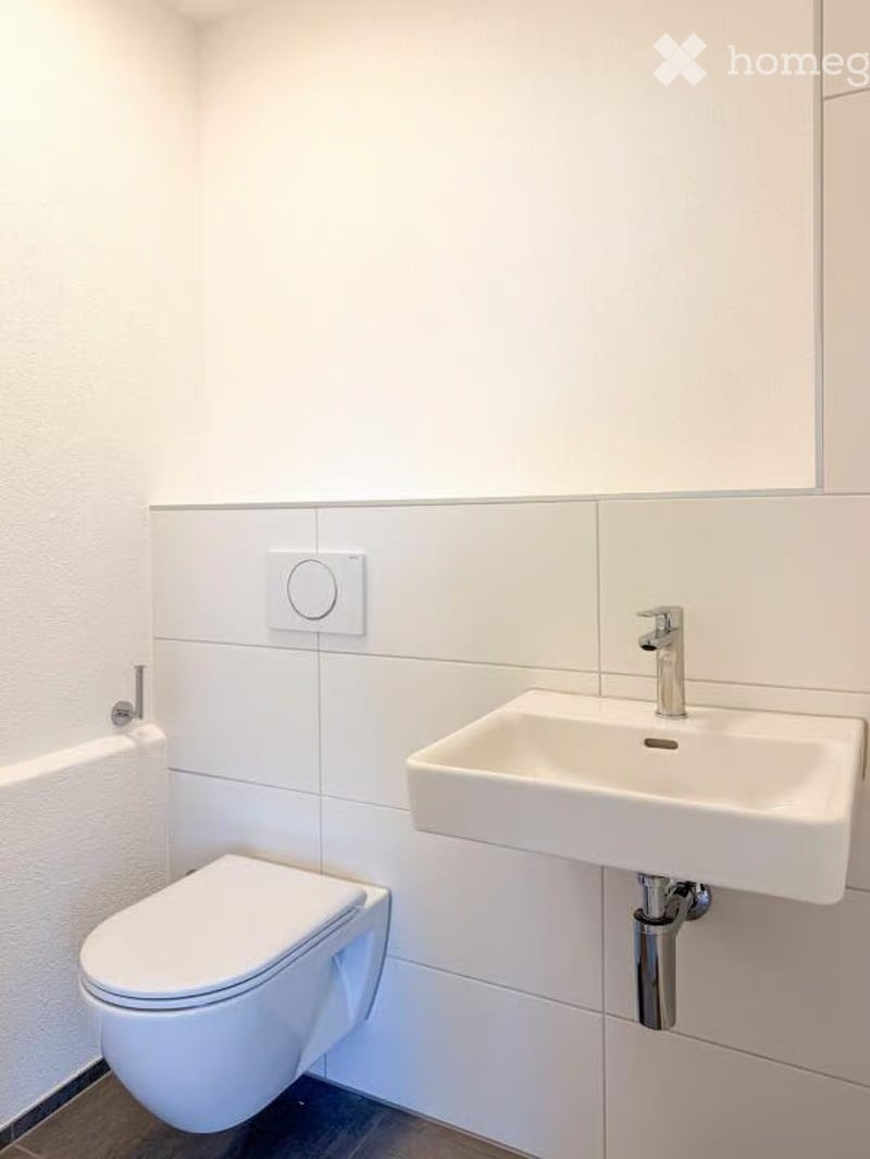 104m² industrial object, photo 3 of 5