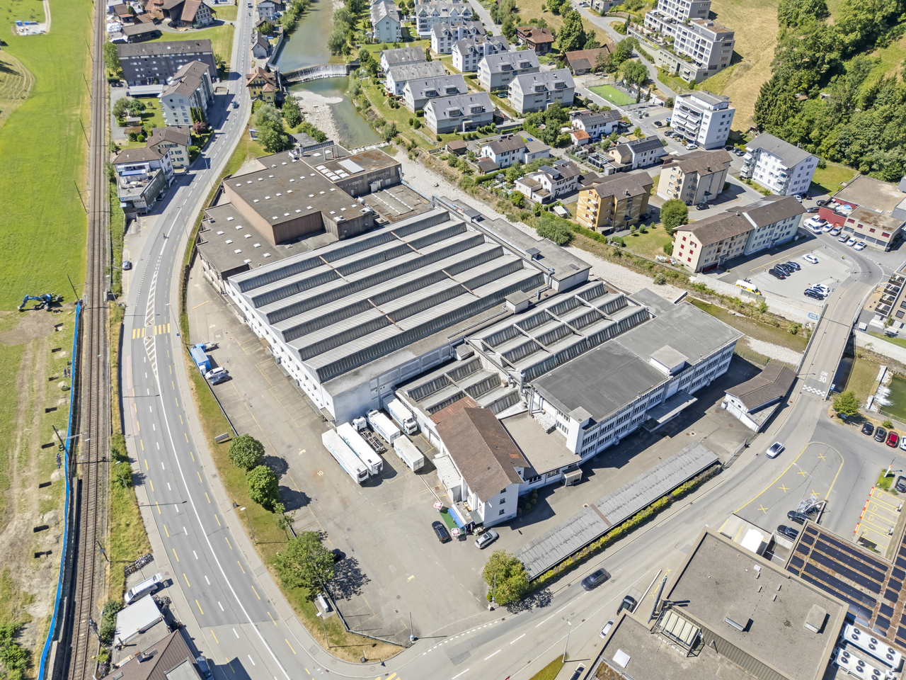 3000m² commercial, photo 2 of 10
