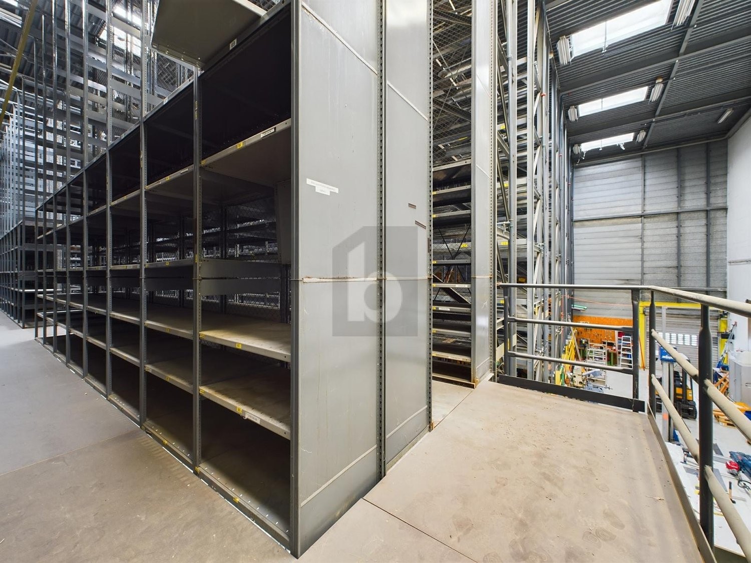 950m² industrial object, photo 3 of 4