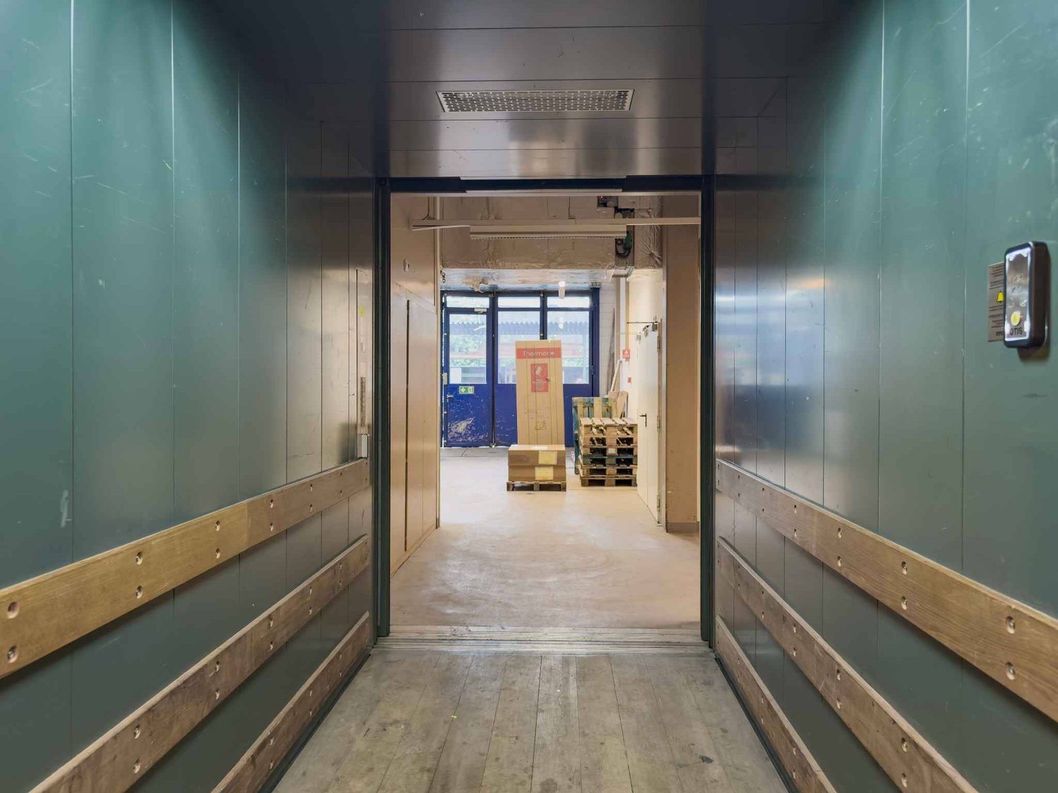 748m² office, photo 7 of 8