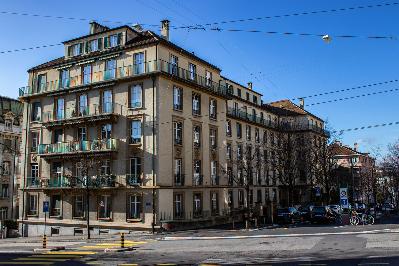 6 rooms apartment
